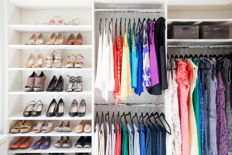 organized-closet-by-color