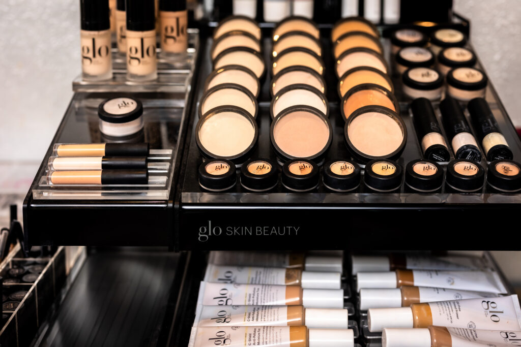 Glo’s makeup set for a makeup artist in Albuquerque.